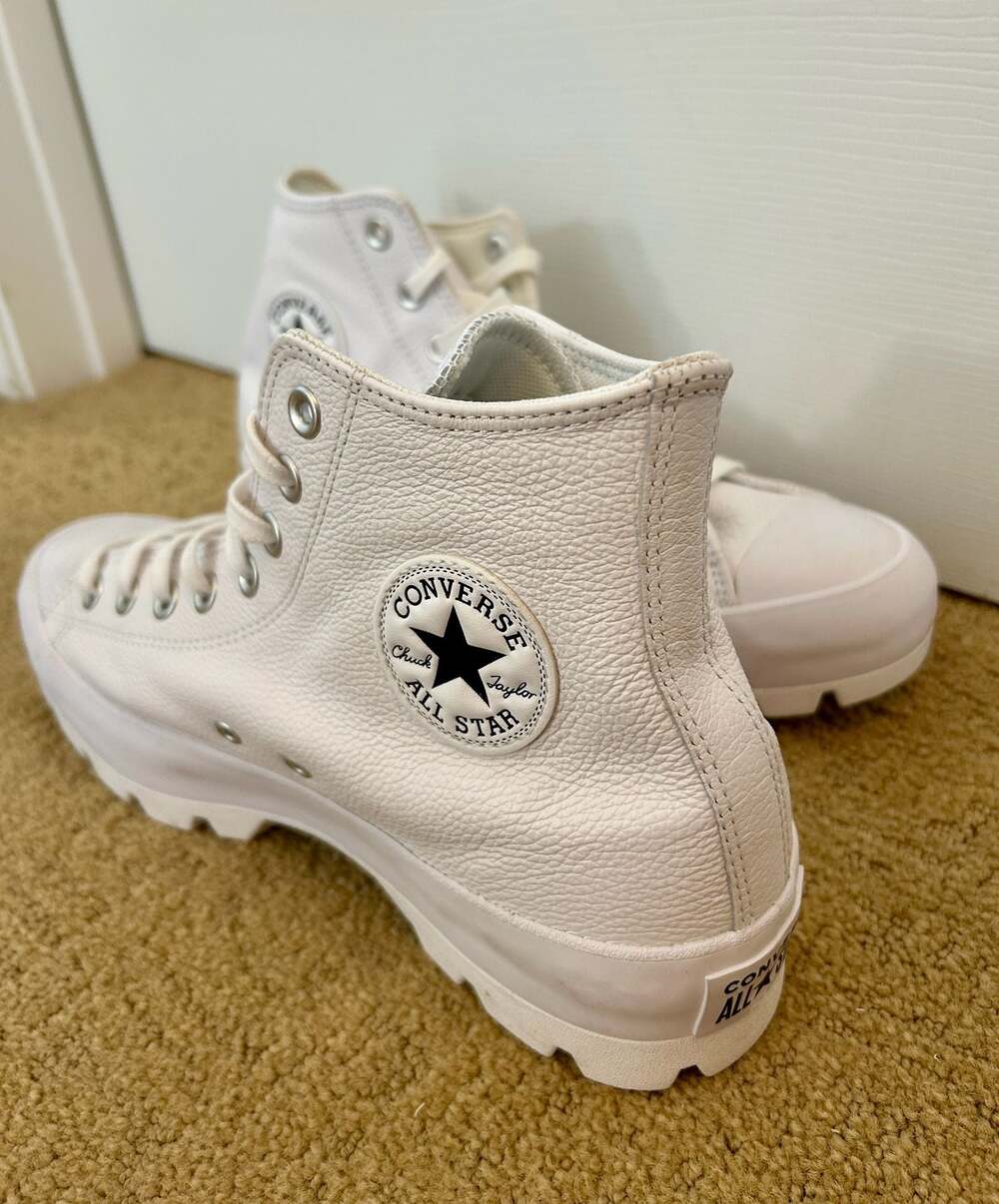 Size W11 Converse Chuck Taylor All Star Lugged Leather High Top White